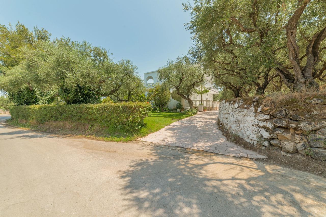 Hotel apartamentowy Ruassi Ammoudi